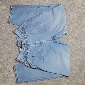 Vintage DKNY lightwash pleated mom jean